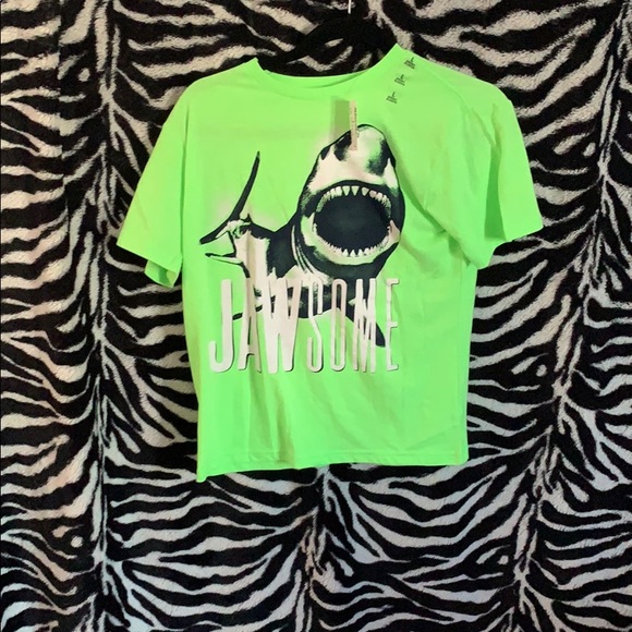 five graphic t-shirts - Picture 4 of 6